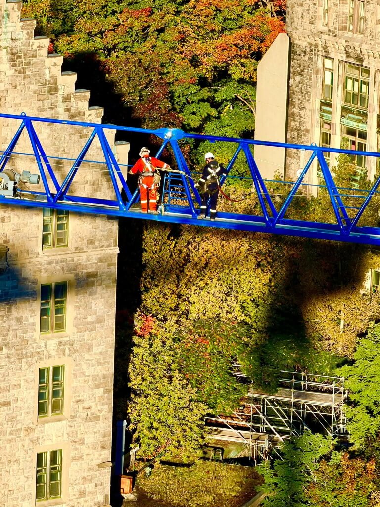 Montage d’une grue à tour par Location Comansa